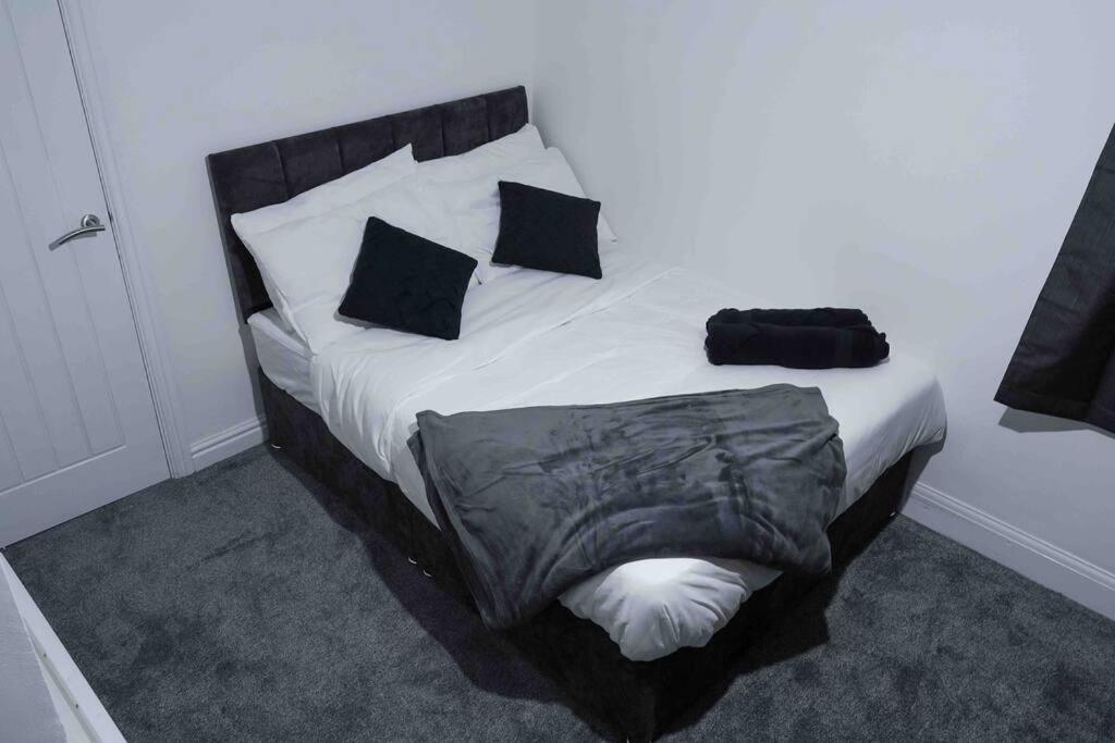 Stunning Two Bed City Centre Apartment Leeds  Zewnętrze zdjęcie