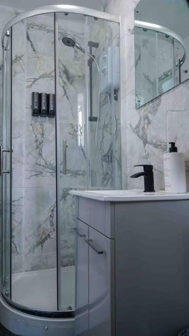 Stunning Two Bed City Centre Apartment Leeds  Zewnętrze zdjęcie